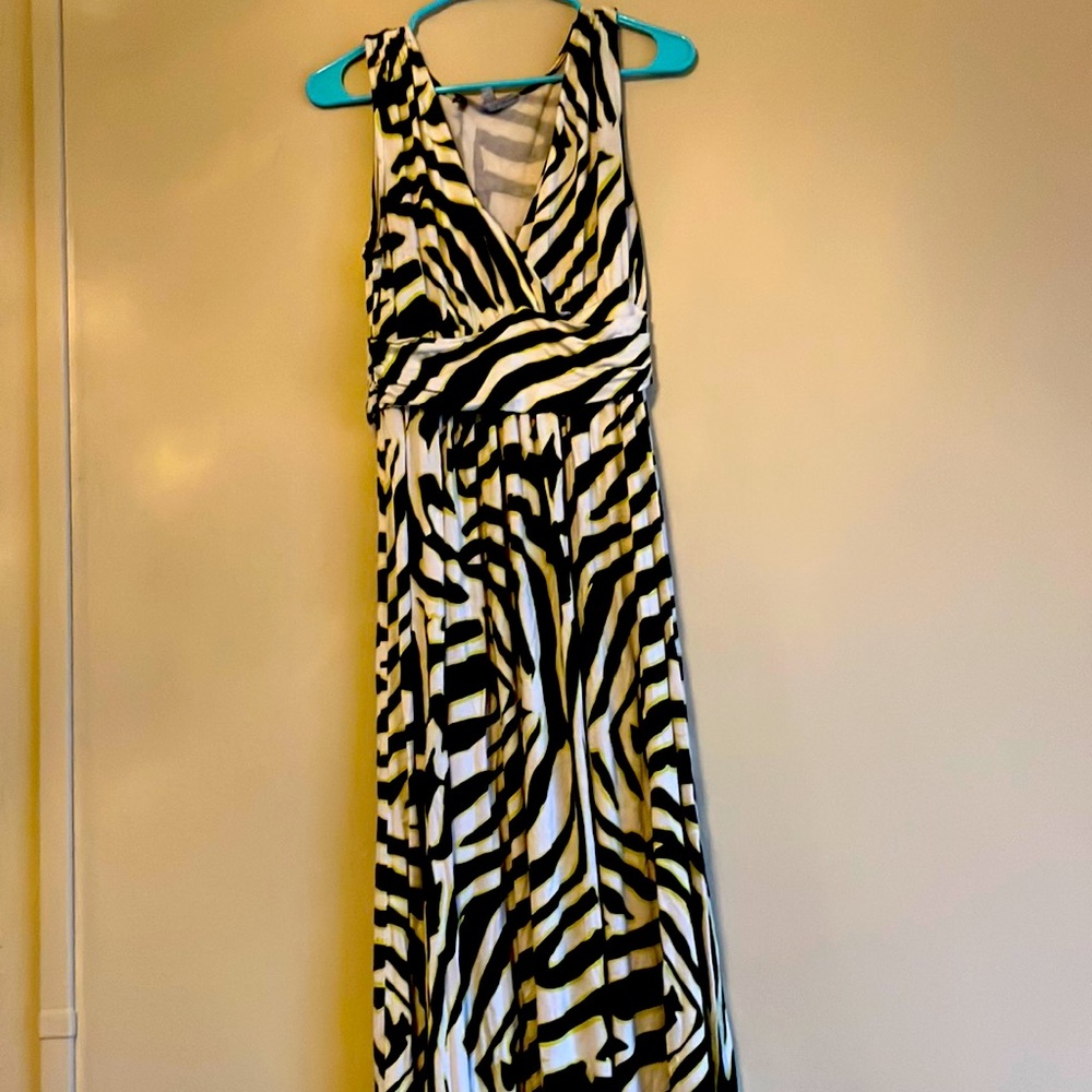 Jennifer Lopez size large sleeveless long dress